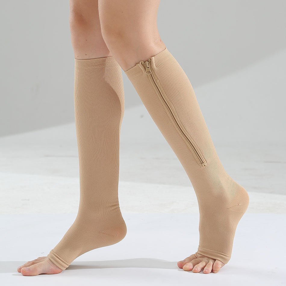 ถุงเท้ากีฬาแบบรัดกล้ามเนื้อ สี - Sports Socks บทวิจารณ์และราคา